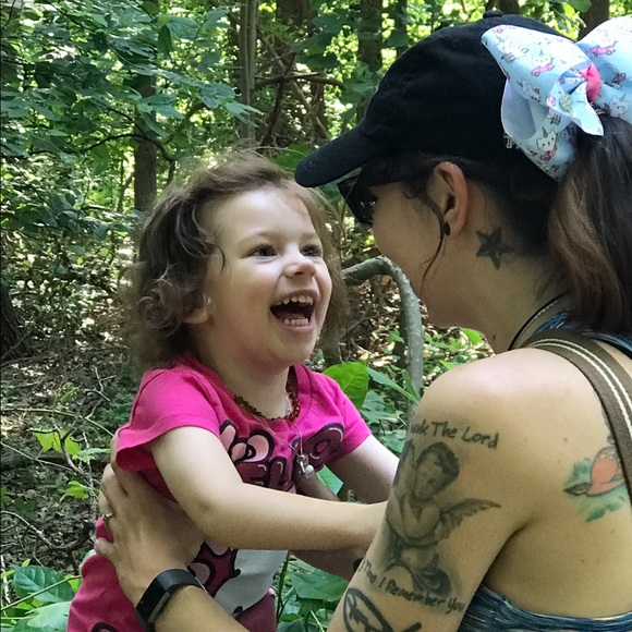 Meet your Posher, Shawna. - Picture 4 of 5